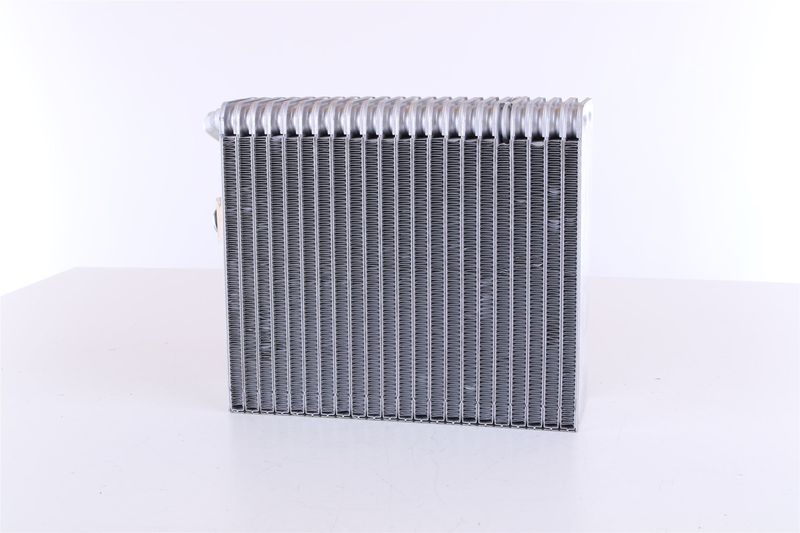 NISSENS 92211 Evaporator, air conditioning