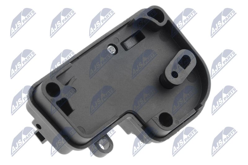 EZC-CH-039_2-WM.JPG