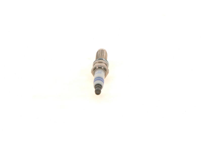 BOSCH 0 242 135 557 Spark Plug