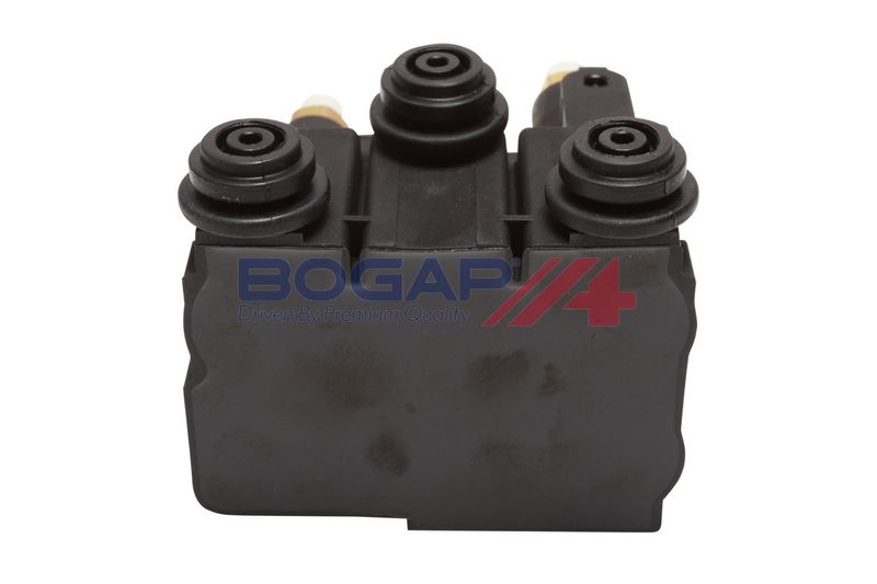 This part match OEM code: LR176326