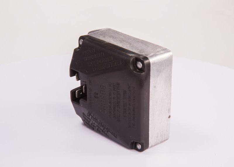 BOSCH 0192033004 Alternator Regulator