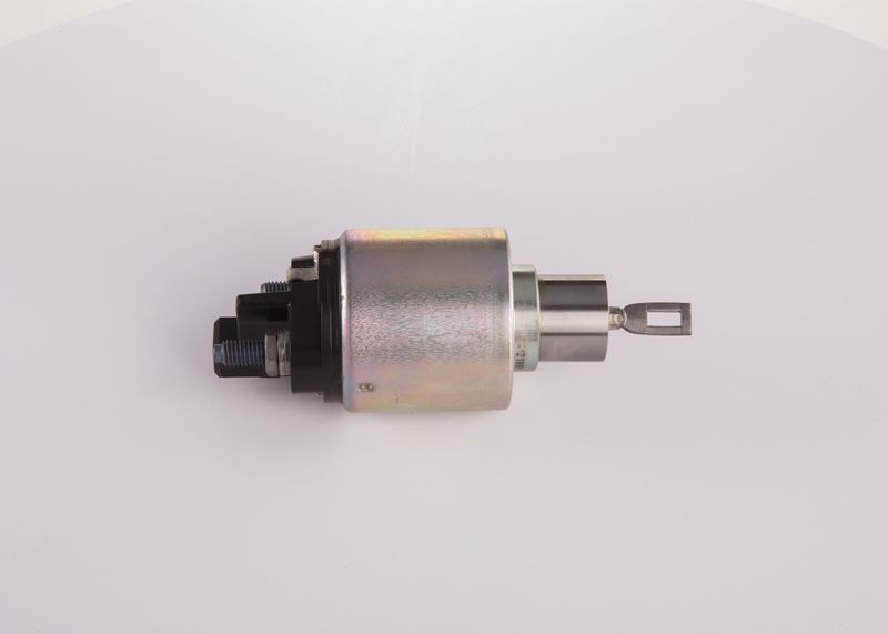 Elektromagnetický spínač, startér 2 339 303 412