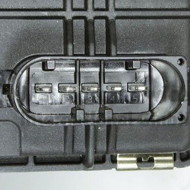 Prekės atitinka OEM kodą: LR018497