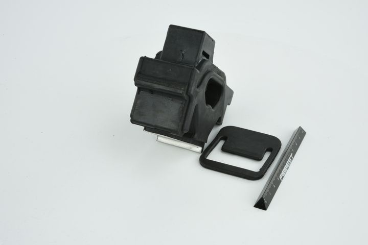 Paigutus, Mootor, FEBEST HM-FITWD