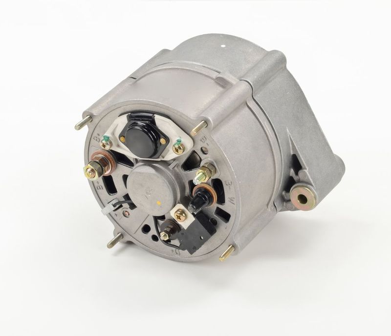BOSCH 0120469585 Alternator