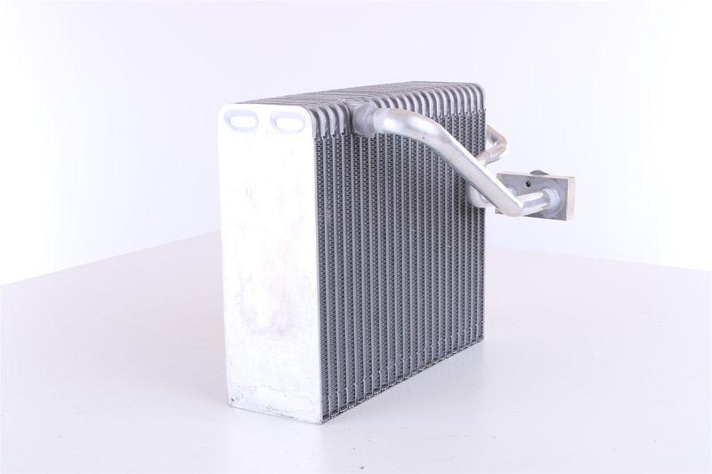 NISSENS 92211 Evaporator, air conditioning