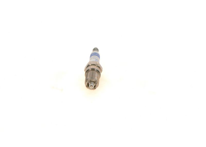BOSCH 0 242 235 607 Spark Plug