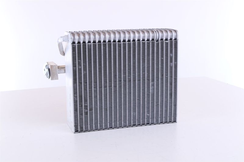 NISSENS 92211 Evaporator, air conditioning