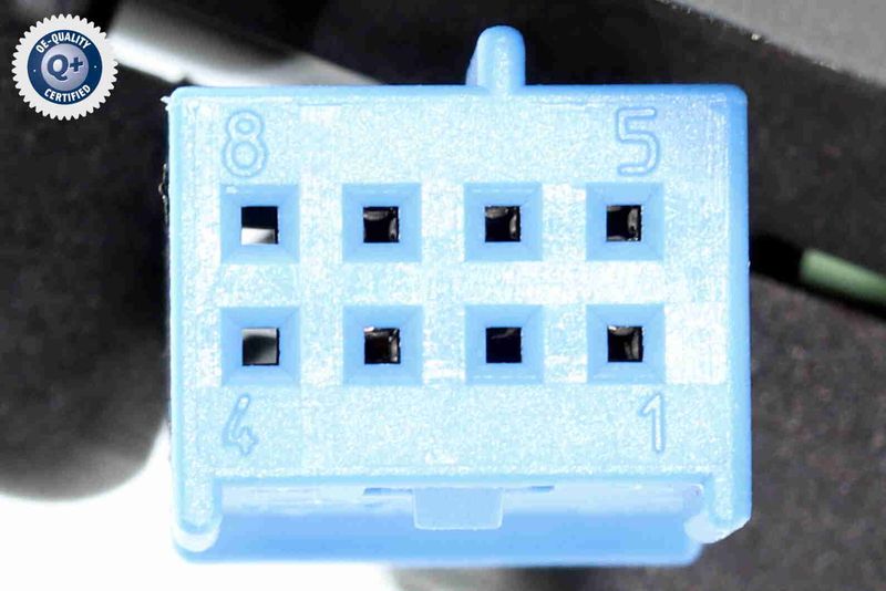 V30-73-0262_03.JPG