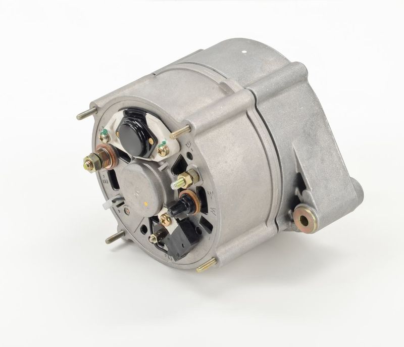 BOSCH 0120469585 Alternator