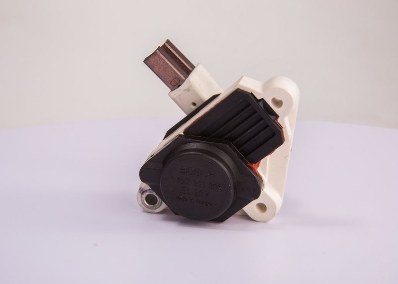 BOSCH 1197311316 Generatoriaus įtampos reguliatorius