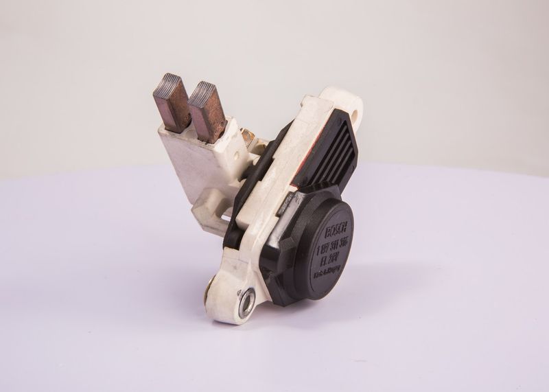 BOSCH 1197311316 Generatoriaus įtampos reguliatorius
