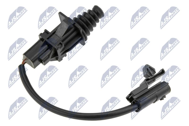 EZC-LR-026_2-WM.JPG