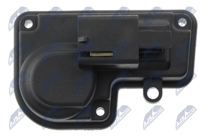 EZC-CH-039_4-WM.JPG