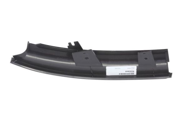 Onder koplamp streep Rechts past: NISSAN PATROL Y61 07.97-02.03