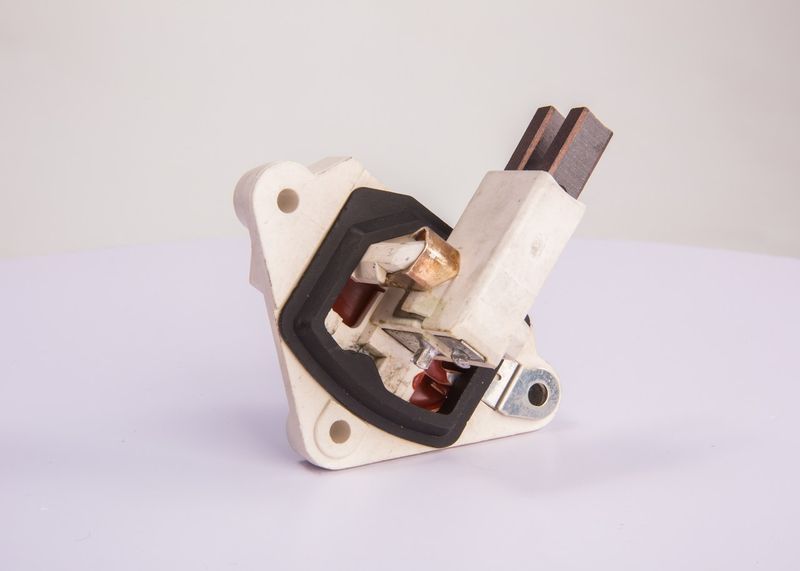 BOSCH 1197311316 Generatoriaus įtampos reguliatorius