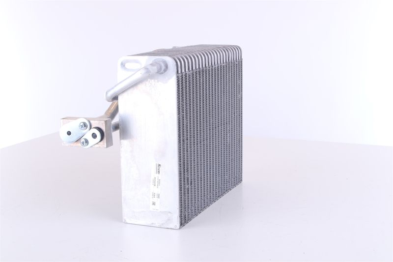 NISSENS 92211 Evaporator, air conditioning