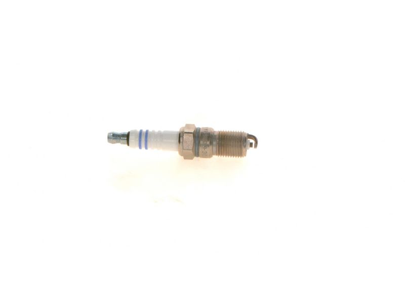BOSCH 0 242 235 661 Spark Plug