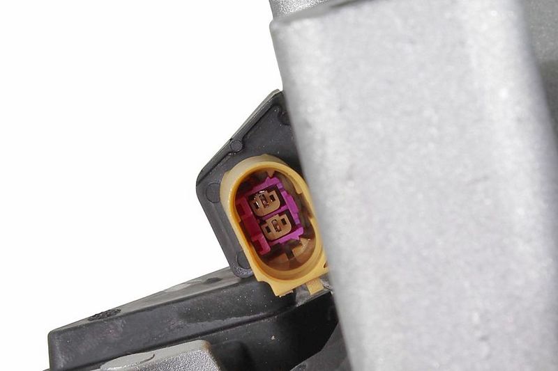 Prekės atitinka OEM kodą: 4G0 199 381 KP