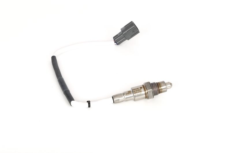 Prekės atitinka OEM kodą: B001058080