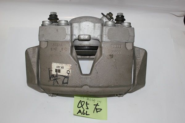 8R0 615 123.JPG