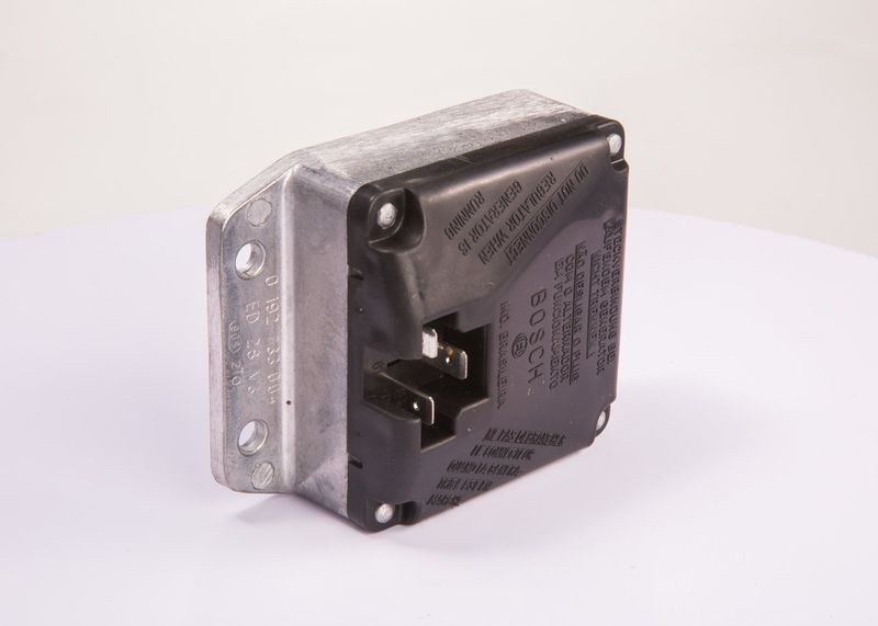 BOSCH 0192033004 Alternator Regulator
