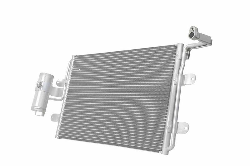 Kondenzátor, klimatizace 8FC 366 220-231