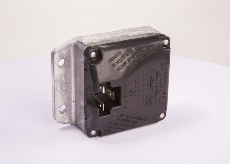 BOSCH 0192033004 Alternator Regulator