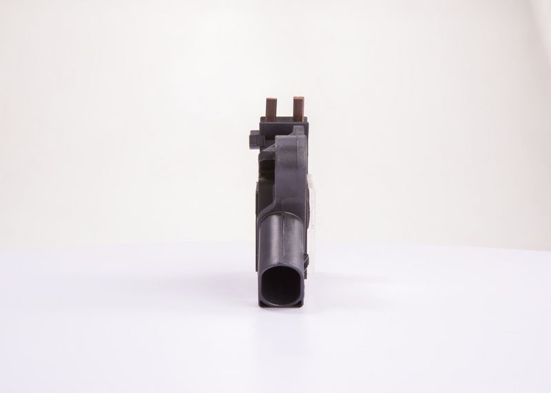 BOSCH 0 272 220 734 Alternator Regulator