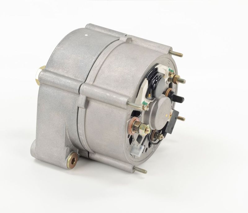 BOSCH 0120469585 Alternator