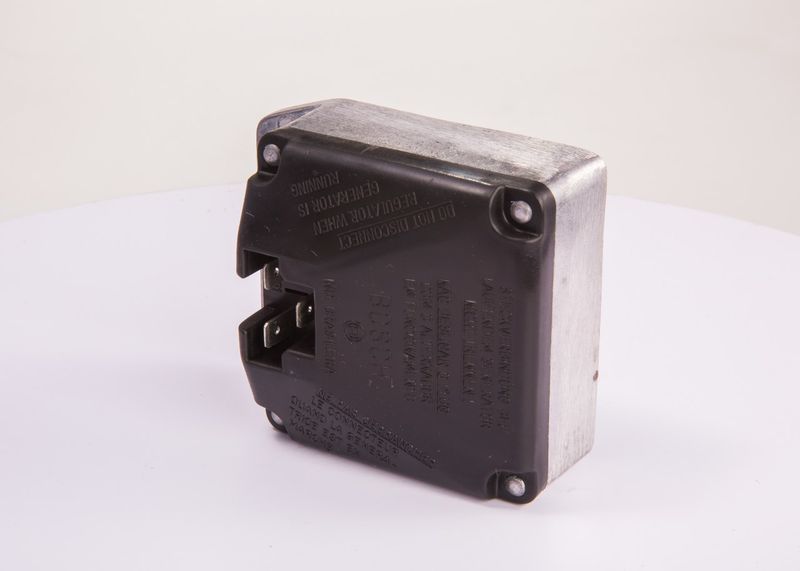 BOSCH 0192033004 Alternator Regulator