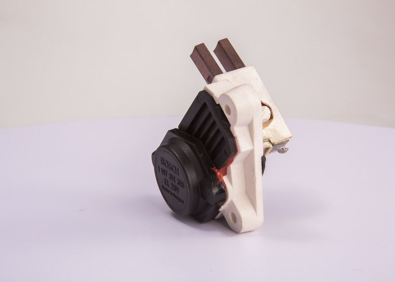 BOSCH 1197311316 Generatoriaus įtampos reguliatorius