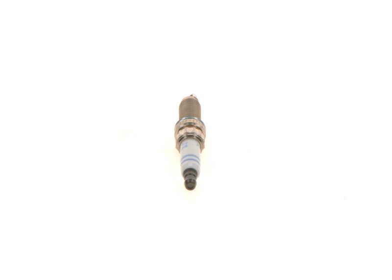 BOSCH 0 242 140 543 Spark Plug